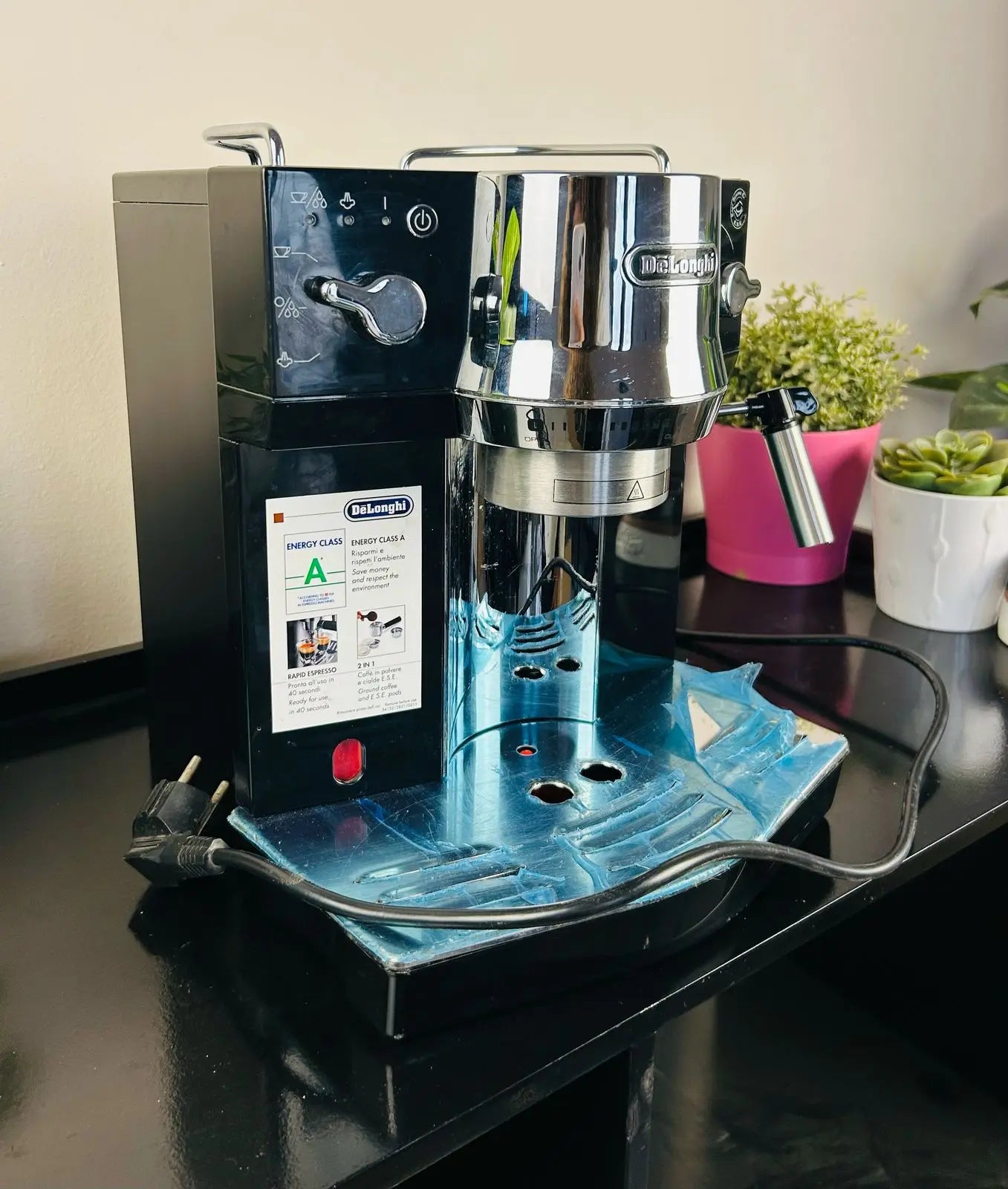 DeLonghi EC820 Stylish Espresso Cappuccino Maker (Used Very Good)